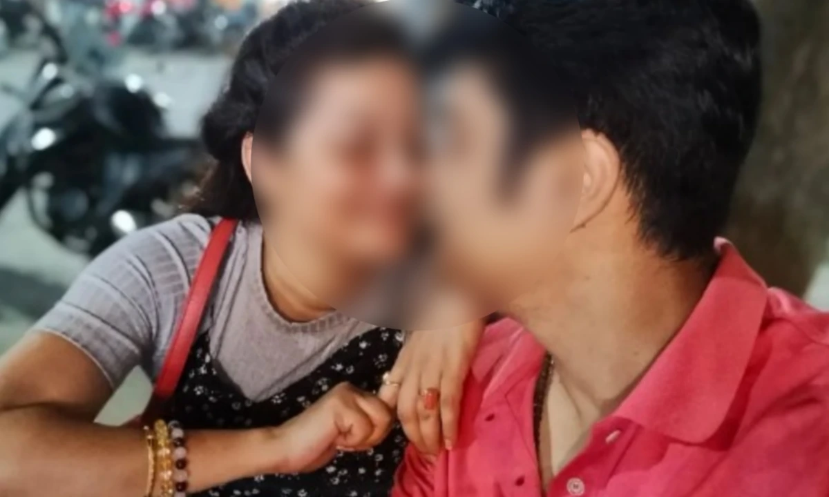 কী কান্ড! ভাই-বোন হয়েও বিয়ের সম্পর্কে আবদ্ধ হলেন এই দুই টেলি তারকা! 1 moyna arnab