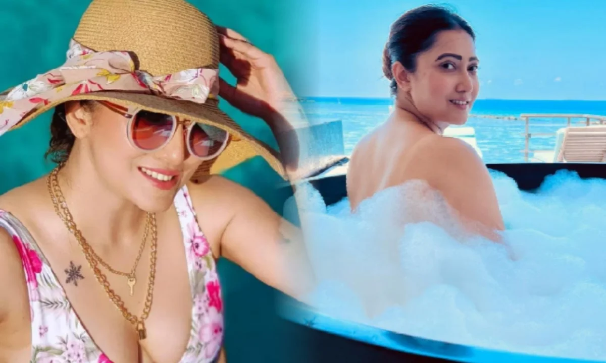 কালো বিকিনিতে লাশ্যময়ী অভিনেত্রী! শীতের দিনে বোল্ড লুকে সোশ্যাল মিডিয়ায় উষ্ণতা ছড়াচ্ছেন সম্পূর্ণা 1 sampurna Lahiri new looks