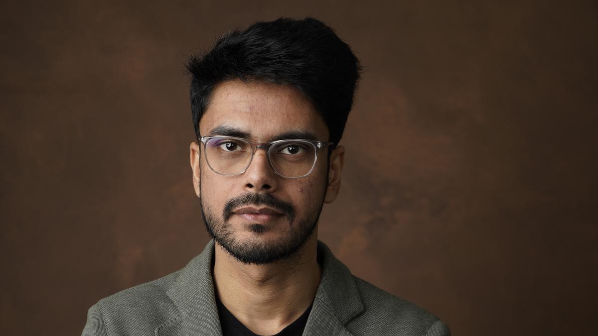অল দ্যাট ব্রিদস পরিচালক