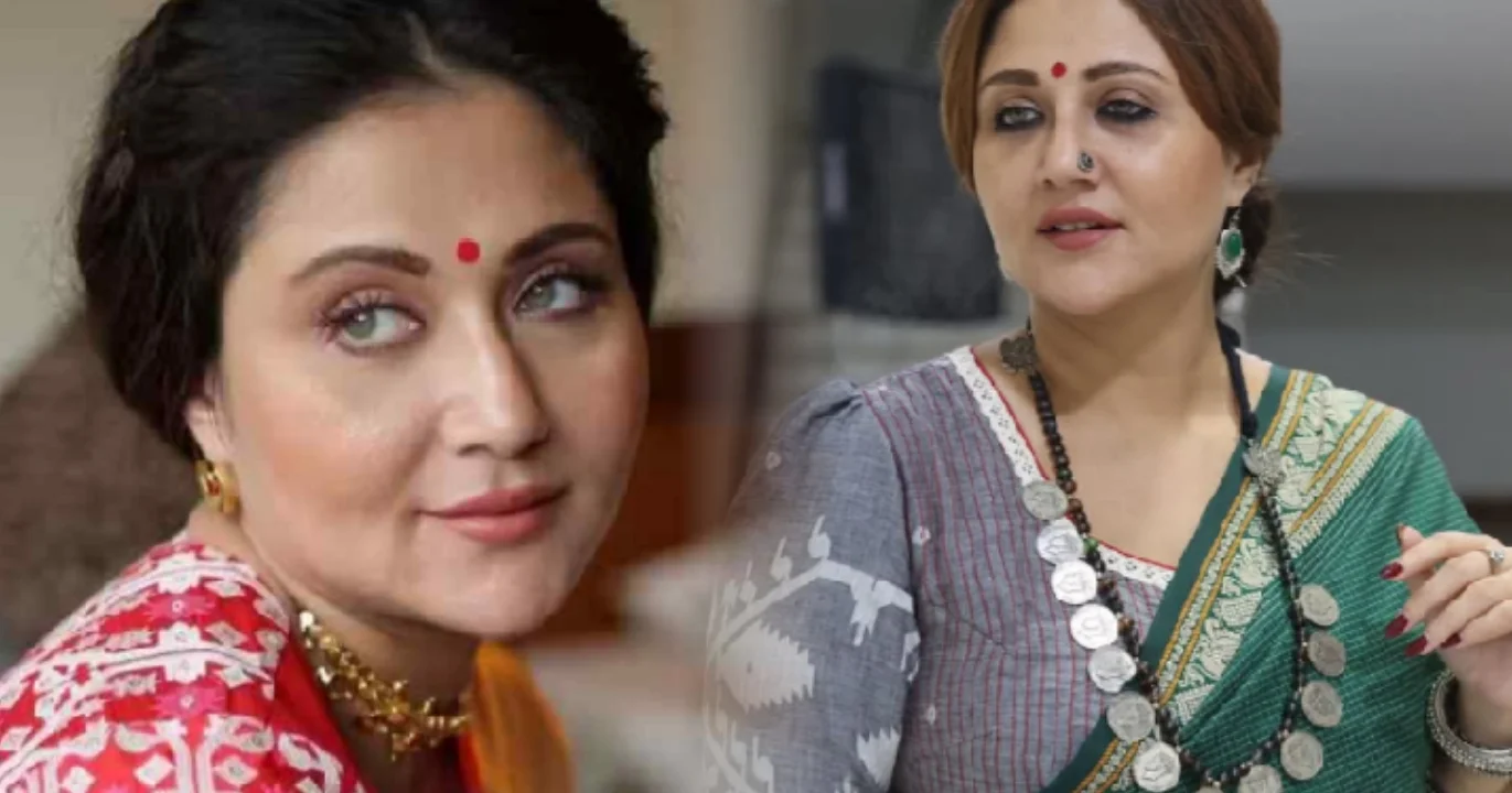 স্টাইলিস্ট নয়, স্বস্তিকার সাজগোজের মূল অনুপ্রেরণা কে? শুটিংয়ে মায়ের শাড়ি কেন পরেন স্বস্তিকা? নেপথ্যের কারণ জানলে মন ছুঁয়ে যাবে! 1 Actress Swastika Mukherjee, Durgapur Junction, Upcoming Movie, Style Statement, Fashion experiment, Fashion Sense, Fashion inspired by Mother, অভিনেত্রী স্বস্তিকা মুখোপাধ্যায়, দুর্গাপুর জংশন, আসন্ন ছবি, স্টাইল স্টেটমেন্টে, ফ্যাশন সেন্স, ফ্যাশন এক্সপেরিমেন্ট, মায়ের দ্বারা অনুপ্রাণিত সাজ সজ্জা