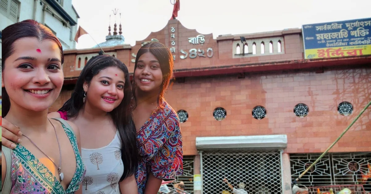 Lekha Chatterjee, Roshnai, Star Jalsha, Garima, outfit controversy, temple visit, Hindu culture, social media criticism, trolling, revealing dress, actress backlash, Kolkata, tram ride, Coffee House, Asmee Ghosh, religious sentiment, Thanthania Kalibari, লেখা চ্যাটার্জি, রোশনাই, গরিমা চরিত্র, স্টার জলসা, পোশাক বিতর্ক, ঠনঠনিয়া কালী মন্দির, হিন্দু সংস্কৃতি, ট্রোল, সামাজিক মাধ্যমে সমালোচনা, অভিনেত্রী বিতর্ক, মন্দিরে পোশাক, ট্রাম যাত্রা, কফি হাউজ, অস্মি ঘোষ, ধর্মীয় অনুভূতিতে আঘাত