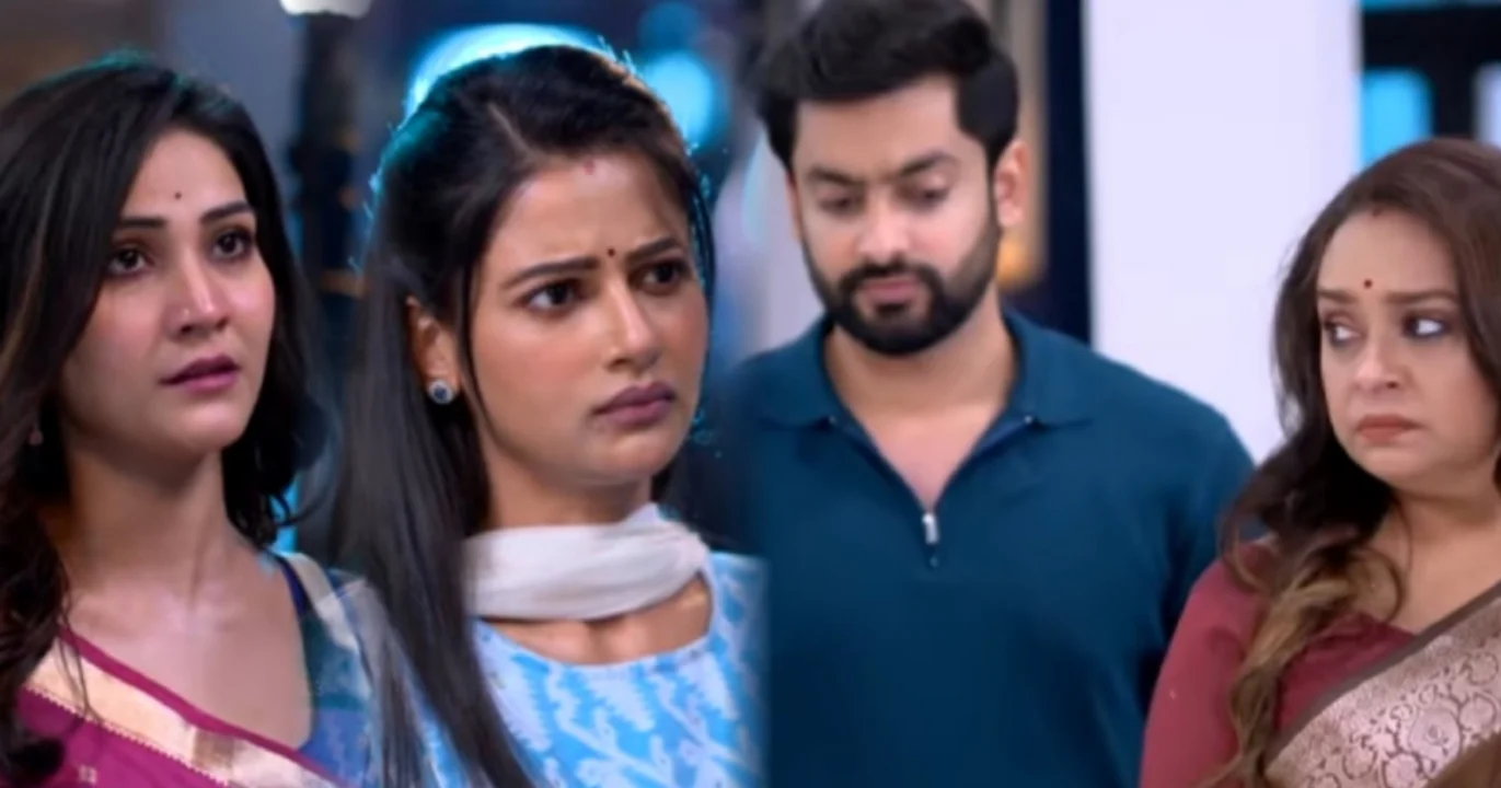 Tollywood serial Grihaprabash, star jalsha, Ushasi Roy, Sushmit Mukherjee, Entertainmentnews, entertainment, বিনোদন, স্টার জলসা, অভিনেতা, অভিনেত্রী, টলিউড,গৃহপ্রবেশ, সুস্মিত মুখার্জী, ঊষসী রায়, সিরিয়াল, ধারাবাহিক