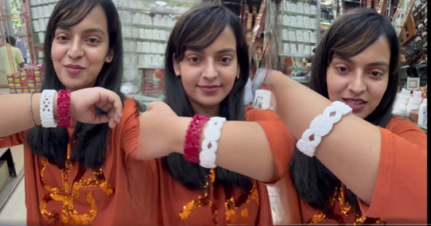 Madhubani Goswami, Raja Goswami, shankha pola, Madhubani Goswami Controversy, Bengali Tradition, Personal Ritual, Belief, Culture, Sindoor, Bridal Attire, Social Media Backlash, Netizens Reaction, মধুবনী গোস্বামী, রাজা গোস্বামী, শাঁখা পলা, মধুবনী গোস্বামী বিতর্ক, বিশেষ রীতি, বিশ্বাস, ঐতিহ্য, বাঙালিয়ানা, সিঁদুর, সমাজ মাধ্যমে সমালোচনা, নেটিজেনদের কটাক্ষ