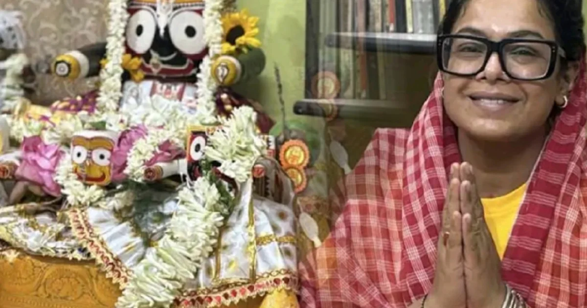 Iman Chakraborty, Snanayatra, Rath Yatra, Jagannath Dev, Rath Yatra 2025, singer, puja rituals, devotional celebration, Jagannath, Balaram, Subhadra, Bengali singer, Tollywood, ইমন চক্রবর্তী, স্নানযাত্রা, রথযাত্রা, জগন্নাথদেব, রথযাত্রা ২০২৫, পুজো, ঘরোয়া উৎসব, বাঙালি গায়িকা, টলিউড, জগন্নাথ, বলরাম, সুভদ্রা