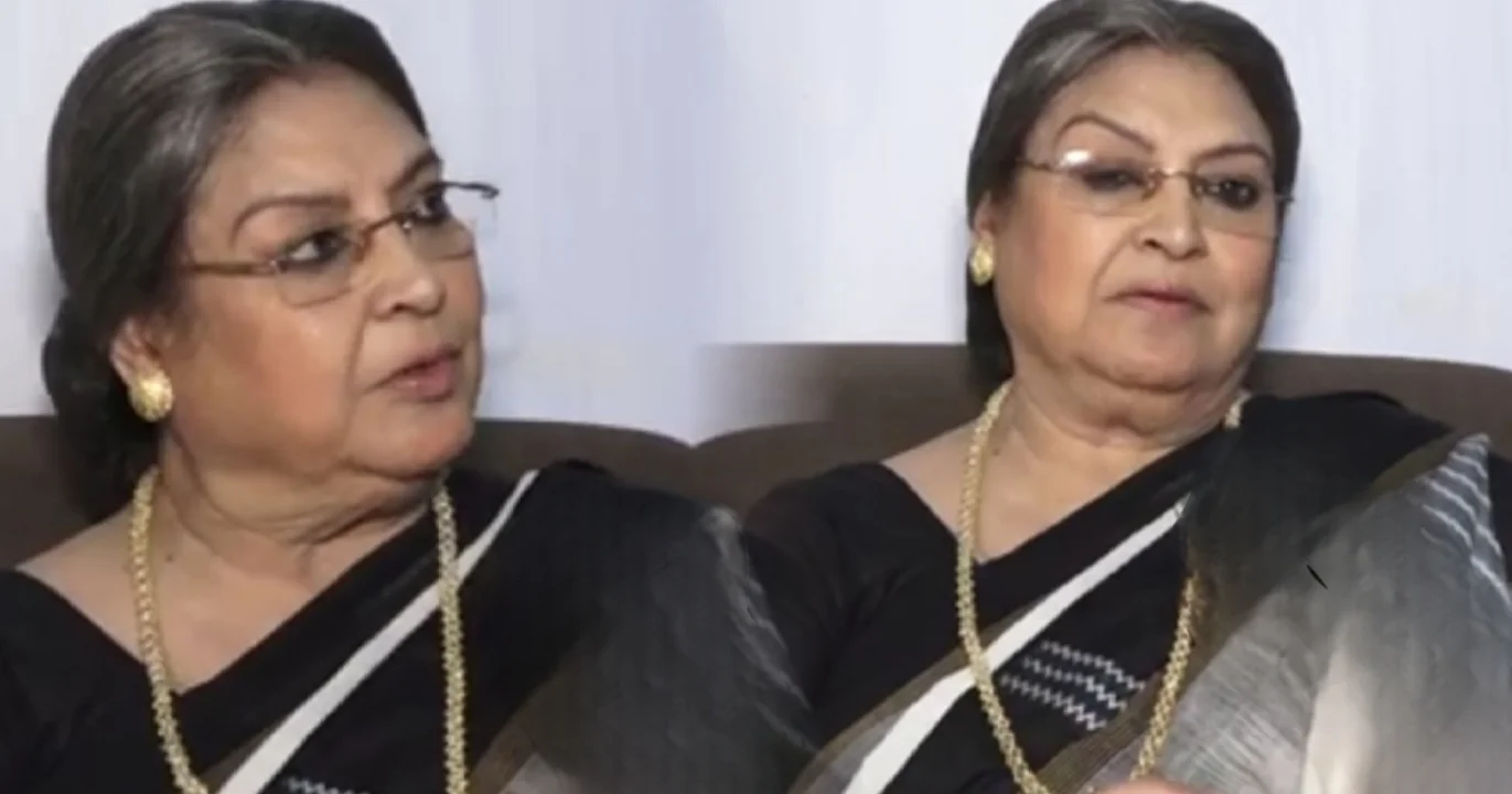 "গলার ক্যা'ন্সারে মানুষ মরে না!" "গলায় একটা মাংসপিণ্ড বেড়ে উঠছে দিনদিন...অভিনয় আমি ছাড়তে পারবো না!"— সম্প্রতি শারীরিক অবস্থায় কথা জানালেন শকুন্তলা বড়ুয়া! অসুস্থ শরীর, তবুও অভিনয়ে ফিরলেন বর্ষীয়ান অভিনেত্রী! এখন কেমন আছেন তিনি? 1 Shakuntala Barua Opens Up About Her Health And Cancer Recovery After Throat Surgery