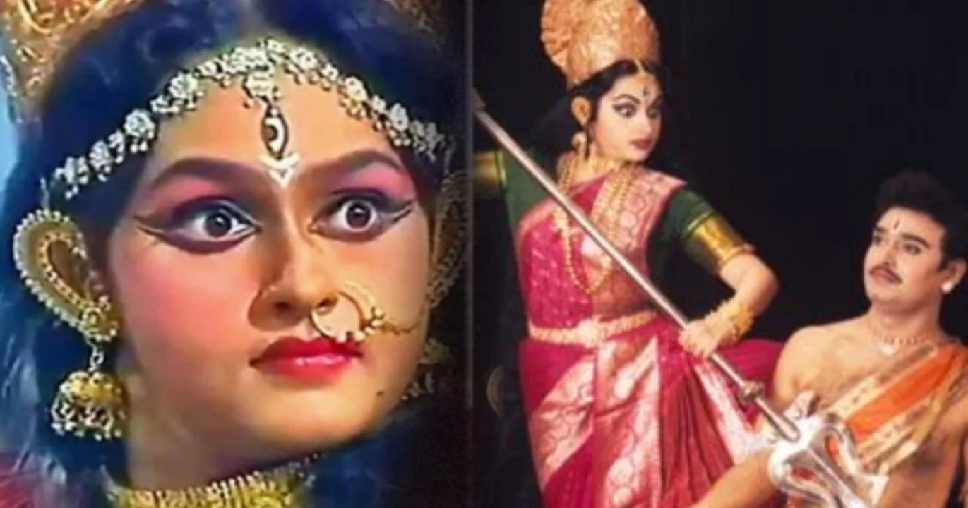 Mahalaya, Sanjukta Banerjee, Devi Durga, Doordarshan Bangla, Bengali Television, Doordarshan Mahalaya, Goddess Role, Bengali Culture, Childhood Memory, Popularity, Nostalgia, মহালয়া, সংযুক্তা বন্দ্যোপাধ্যায়, দেবী দুর্গা, দূরদর্শন, বাংলার টেলিভিশন, দূরদর্শন মহালয়া, দেবী রূপ, নস্টালজিয়া, বাঙালি সংস্কৃতি, শৈশবের স্মৃতি, জনপ্রিয়তা