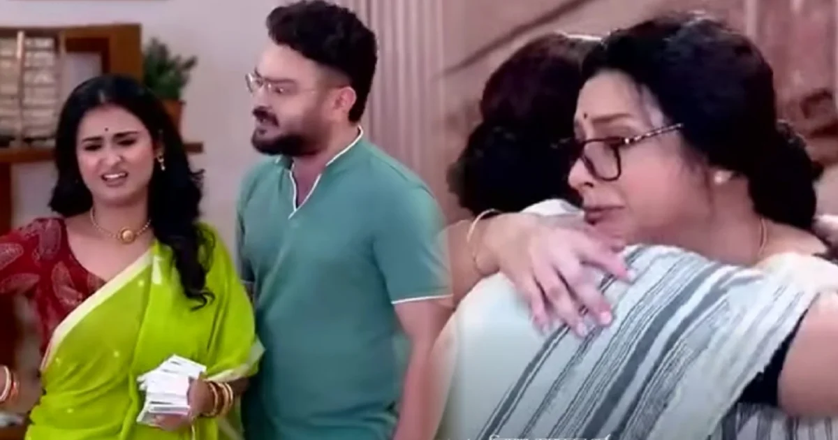 শেষ আশ্রয় স্বতন্ত্রকে হারিয়ে কমলিনী ডুবল একাকিত্বে! বিদায় মেনে নিতে পারছে না কেউ, তবুও স্বতন্ত্র সিদ্ধান্তে অনড়! বাবিলের ভরসার মানুষ চলে যাচ্ছে, মিটিলের সম্পর্ক ভাঙার কথায় হতবাক সবাই! 2 Star Jalsha Serial Chiroshokha 13 Sept Episode Update