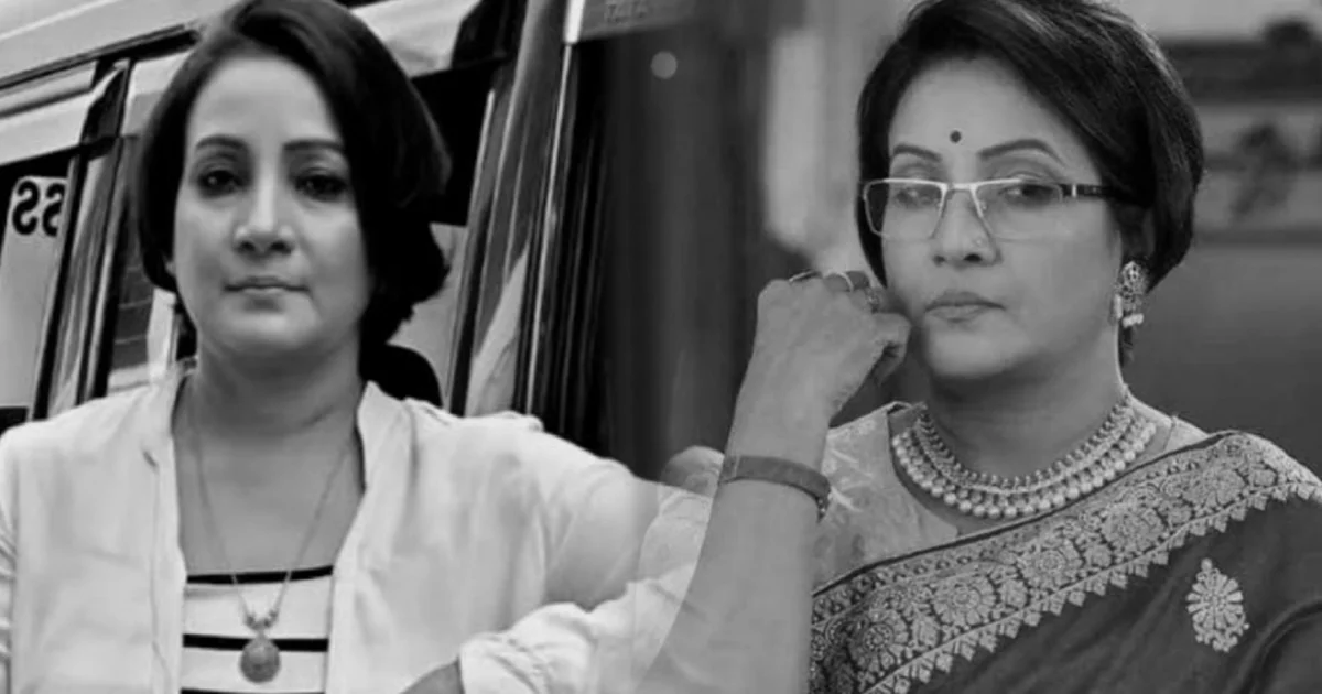 মা'রণ ক্যা'ন্সারের সঙ্গে লড়াইয়ে হার, প্রয়াত অভিনেত্রী শ্রাবণী বণিক! মায়ের জন্য ছেলের শেষ চেষ্টাও ব্যর্থ নিয়তির কাছে! অভিনেত্রীর প্রয়াণে টলিউডে শো'কের ছায়া! 1 Sraboni Banik, Actress Death, Lung Cancer, Adenocarcinoma, Cancer Battle, Bengali Actress, Sraboni Banik Death, Tollywood, Sad News, শ্রাবণী বণিক, অভিনেত্রীর মৃত্যু, ফুসফুসে ক্যান্সার, অ্যাডেনোকার্সিনোমা, ক্যান্সারের সঙ্গে লড়াই, বাংলা অভিনেত্রী, অচ্যুত আদর্শ, টলিউড, শ্রাবণী বণিকের মৃত্যু, টলিউডে শোক, দুঃখ সংবাদ