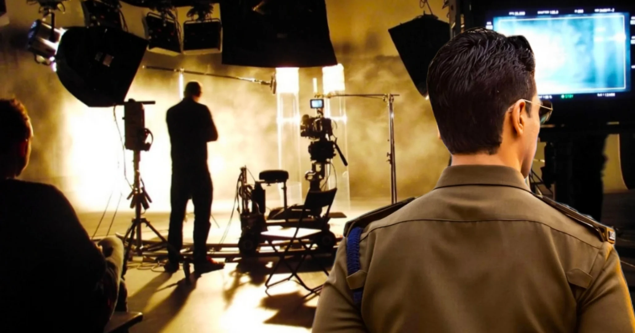 টলিপাড়া, বাংলা সিনেমা, রেটিং বিতর্ক, বুক মাই শো, রেটিং ম্যানুপুলেশন, সৃজিত মুখোপাধ্যায়, লহ গৌরাঙ্গের নাম রে, রাণা সরকার, দেব, টলিগঞ্জ, বাংলা চলচ্চিত্র, সিনেমা দুর্নীতি, পুলিশ তদন্ত, Tollywood, Bengali Cinema, Rating Controversy, BookMyShow, Rating Manipulation, Srijit Mukherji, Loho Gouranger Naam Re, Rana Sarkar, Dev, Tollygunge, Film Industry, Movie Scam, Police Investigation