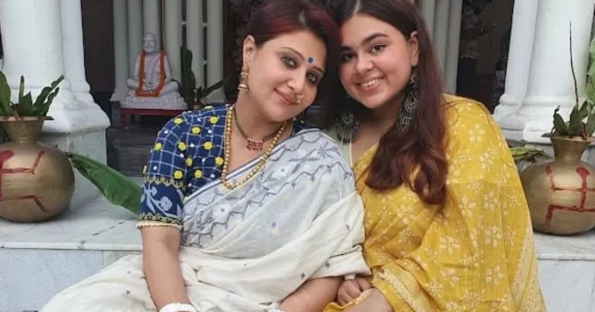 “আমি সি'গারেট খেতে ভালোবাসি, বন্ধুদের সঙ্গে ম'দ্যপান করতে ভালোবাসি...আমি একেবারে 'অপদার্থ' মা!” সমাজের চোখে 'ভালো মা' হওয়ার চাপ নিয়ে বি'স্ফোরক স্বস্তিকা মুখোপাধ্যায়! ব্যক্তিগত অভ্যাসে কি মায়ের মূল্যায়ন? সমাজ নির্ধারিত সংজ্ঞাকে প্রশ্ন অভিনেত্রীর! 1 স্বস্তিকা মুখার্জি , Swastika Mukherjee, tollywood, বিনোদন