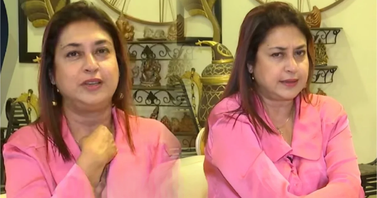 “আমার ক্লিভেজ, শরীর দেখাতেই পারি...যেভাবে বিছানার চাদর পালটাই, সেরকম তোমাকেও পাল্টাবো” শাড়িতেই নারী আবার কী? পোশাক, প্রেম-বিচ্ছেদ নিয়ে অকপট শতাব্দি রায়! সমাজের ভেদাভেদ থেকে নারী স্বাধীনতা, কবিতার মাধ্যমে পরিবর্তন আনতে চান তিন? 1 শতাব্দী রায়, Satabdi Ray, entertainment, বিনোদন