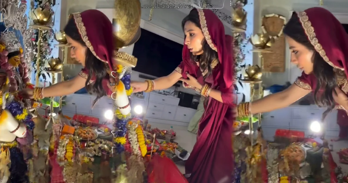 টলিউড তারকা নন, আজ তিনি শুধুই রাজের সংসারের গিন্নি! বাড়িতে অন্নপূর্ণা পুজো, হাতে শাঁখা-পলা আর মাথায় ঘোমটায় অন্যরূপে নজর কাড়লেন 'লেডি সুপারস্টার' শুভশ্রী! 1 Subhashree Ganguly, Raj Chakraborty, Annapurna Puja, Bengali festival, Tollywood actress, Kolkata celebrity home, Bengali rituals, Annapurna worship, festive celebration, Bengali culture, শুভশ্রী গঙ্গোপাধ্যায়, রাজ চক্রবর্তী, অন্নপূর্ণা পুজো, বাংলা উৎসব, টলিউড অভিনেত্রী, কলকাতা সেলিব্রিটি বাড়ি, বাঙালি রীতি, মা অন্নপূর্ণা, পূজো আয়োজন, বাংলা সংস্কৃতি