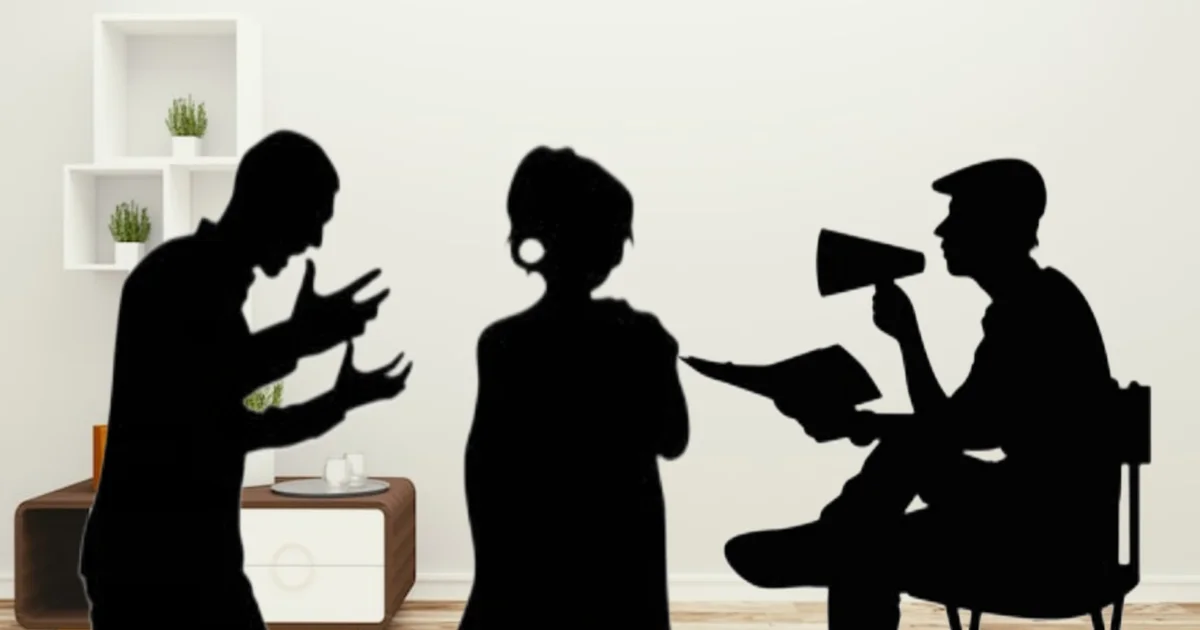 বিবাহিতা হওয়া সত্ত্বেও, প্রযোজকের সঙ্গে 'বিশেষ সম্পর্কে' অভিনেত্রী-পরিচালক! স্বামী জানতেই, সংসার বাঁচাতে উঠেপড়ে লেগেছেন তিনি! দু'জনের ঘনিষ্ঠতা বাড়তেই নাকি ডুবতে বসেছে একের পর এক ছবি, টলিপাড়ায় গুঞ্জন তুঙ্গে! 1 Tollywood producer, tollywood director, bengali film industry, love affair, Bengali cinema, Relationship Rumors, Personal Life, Family Crisis, Tollywood Controversy, বাঙালি প্রযোজক, মহিলা পরিচালক, বাংলা চলচ্চিত্র, প্রেমের সম্পর্ক, বিবাহ বহির্ভূত সম্পর্ক, ইন্ডাস্ট্রিতে গুঞ্জন, সংসারে সমস্যা, টলিউড বিতর্ক, ব্যক্তিগত জীবনে অশান্তি