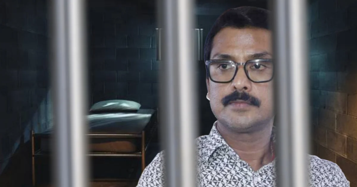 Swarup Biswas, Swaroop Biswas Arrest, Police Custody, Alipore Court, TMC Leader, Extortion Case, New Alipore Police Station, Bengal Politics, Arup Biswas, Tollywood, Entertainment, স্বরূপ বিশ্বাস, স্বরূপ বিশ্বাস গ্রেফতার, পুলিশি হেফাজত, আলিপুর আদালত, তৃণমূল নেতা, তোলাবাজির অভিযোগ, নিউ আলিপুর থানা, বাংলার রাজনীতি, অরূপ বিশ্বাস, টলিউড, বিনোদন সংবাদ