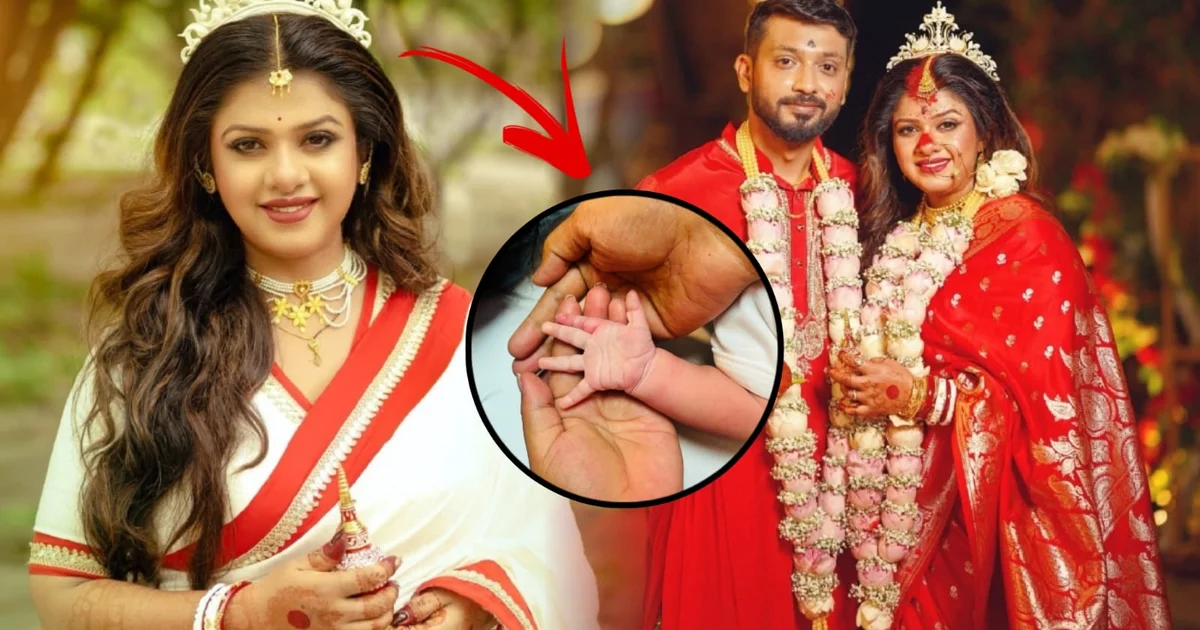 '২০১৯ সালে যে স্বপ্ন থেমে গিয়েছিল...' জন্ম দিতে গিয়ে মৃ'ত্যু হয় প্রথম সন্তানের, এরপর দীর্ঘ ৭ বছরের অপেক্ষা! একাধিক দাম্পত্য বিত'র্ক পেরিয়ে অবশেষে মা হলেন সুস্মিতা রায়! অভিনেত্রীর কোলে এলো ছেলে না মেয়ে? 1 Susmita Roy, Subhashis Dey, Bengali Actress, Motherhood, Baby, Tollywood, Celebrity Baby, Entertainment, Social Media, Motherhood, Susmita Roy Pregnency, Susmita Roy Baby, সুস্মিতা রায়, শুভাশিস দে, মা হলেন সুস্মিতা, বাঙালি অভিনেত্রী, টলিউড, মাতৃত্ব, নবজাতক, বিনোদন, সামাজিক মাধ্যমে পোস্ট, সুস্মিতা রায়ের সন্তান, সুখবর
