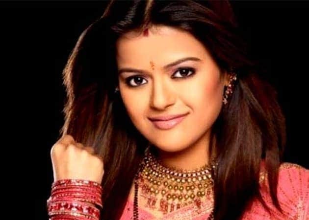 এক, দুই নয়, সাত বছরে মোট ছয়টি প্রেম! শ্যামৌপ্তিকে বিয়ের আগে মডেল থেকে অভিনেত্রীদের সঙ্গে একের পর এক সম্পর্ক! সোহিনী থেকে অস্মিতা, রণজয় বিষ্ণুর সম্পর্কের দীর্ঘ তালিকায় রয়েছে কাদের নাম? কেন টিকিয়ে রাখতে পারেননি একজনকেও? 2 Antara Chowdhury